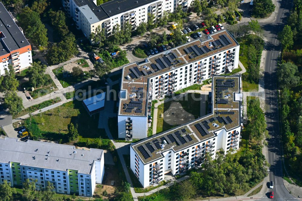 Aerial photograph Berlin - Multi-family residential complex on Seehausener Strasse corner Pablo-Picasso-Strasse in the district Hohenschoenhausen in Berlin, Germany