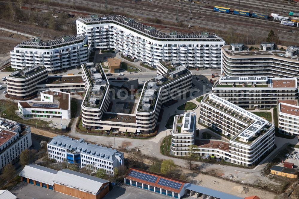 München from above - Multi-family residential complex Wohnanlage Baumkirchen Mitte on Hermann-Weinhauser-Strasse in Munich in the state Bavaria, Germany