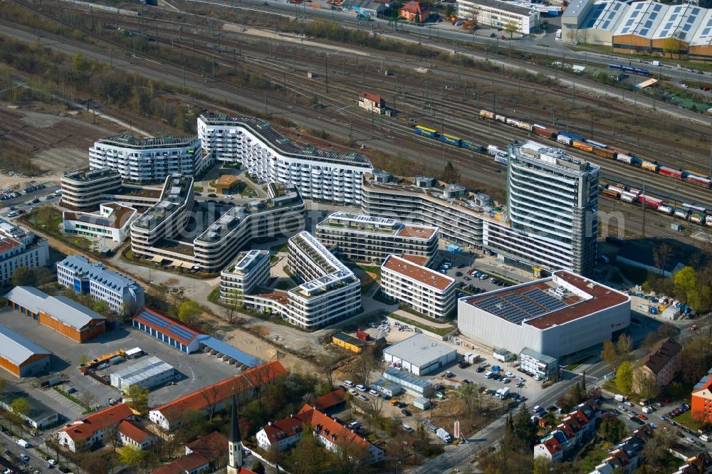 München from above - Multi-family residential complex Wohnanlage Baumkirchen Mitte on Hermann-Weinhauser-Strasse in Munich in the state Bavaria, Germany