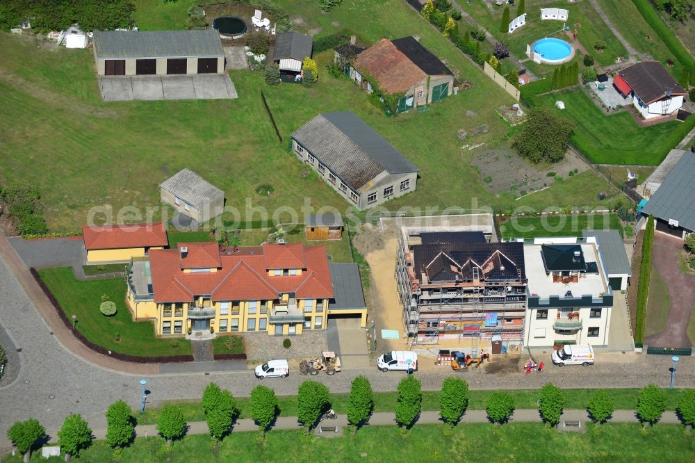 Wittenberge from the bird's eye view: Multi-family home - residential area on Nedwighafen on the banks of the Elbe in Wittenberg in Brandenburg