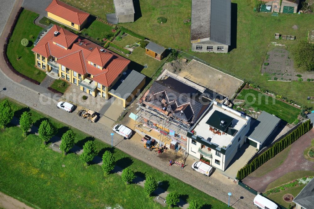 Aerial image Wittenberge - Multi-family home - residential area on Nedwighafen on the banks of the Elbe in Wittenberg in Brandenburg