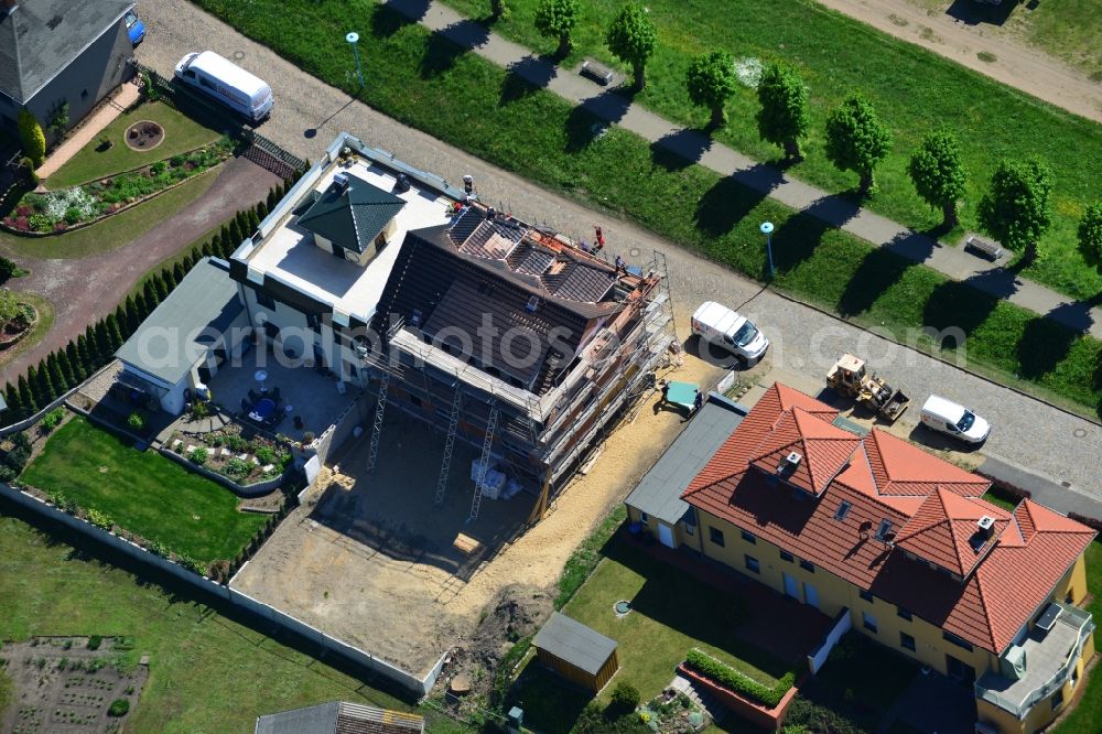 Aerial photograph Wittenberge - Multi-family home - residential area on Nedwighafen on the banks of the Elbe in Wittenberg in Brandenburg