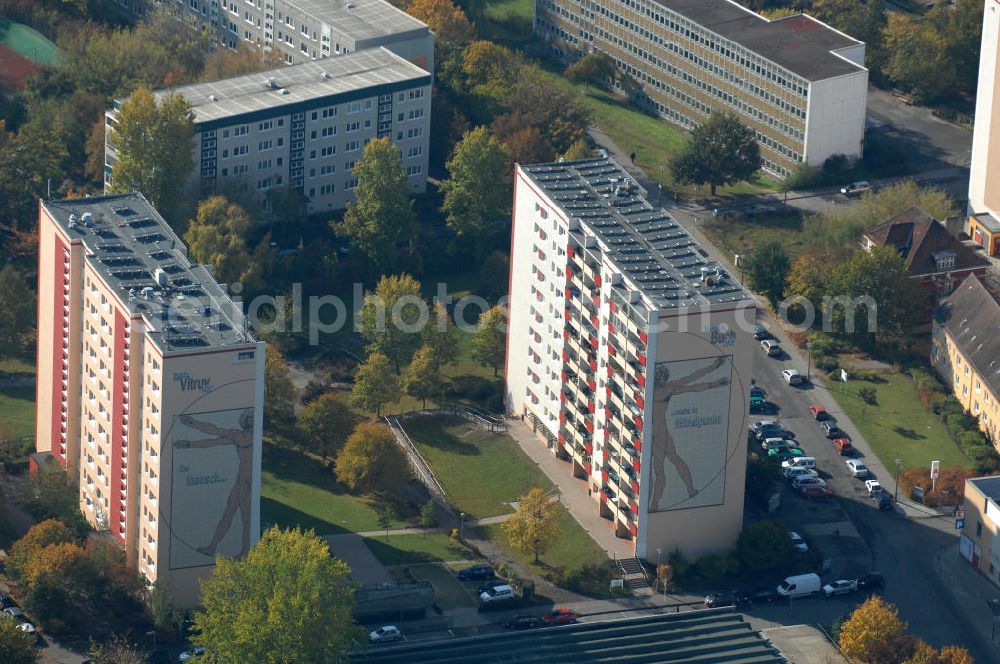 Aerial image Berlin - Blick auf das Wohngebiet mit Mehrfamilienhäuser / Plattenbauten an Wiltbergstraße , Franz-Schmidt-Straße und Groscurtstraße in Berlin-Buch. View of a housing area with blocks of flats in the district Buch.