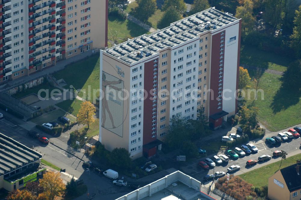 Aerial photograph Berlin - Blick auf das Wohngebiet mit Mehrfamilienhäuser / Plattenbauten an Wiltbergstraße , Franz-Schmidt-Straße und Groscurtstraße in Berlin-Buch. View of a housing area with blocks of flats in the district Buch.