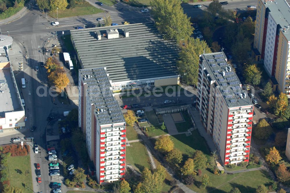 Aerial photograph Berlin - Blick auf das Wohngebiet mit Mehrfamilienhäuser / Plattenbauten an Wiltbergstraße , Franz-Schmidt-Straße und Groscurtstraße in Berlin-Buch. View of a housing area with blocks of flats in the district Buch.