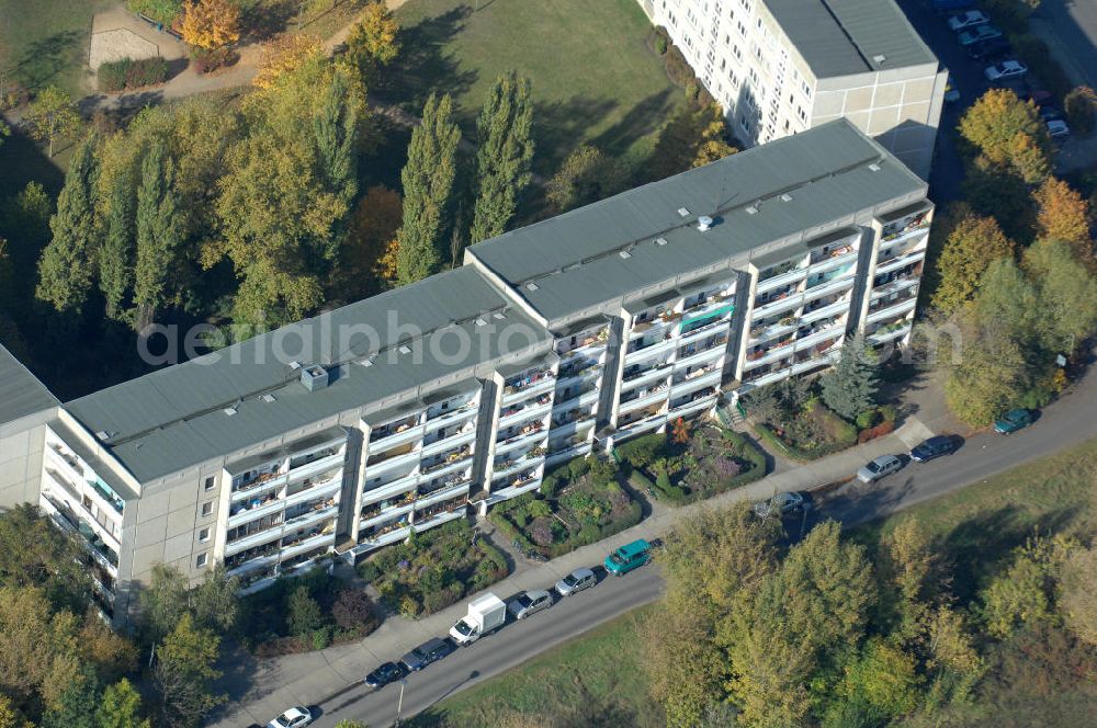 Berlin from the bird's eye view: Blick auf das Wohngebiet mit Mehrfamilienhäuser / Plattenbauten an Wiltbergstraße , Franz-Schmidt-Straße und Groscurtstraße in Berlin-Buch. View of a housing area with blocks of flats in the district Buch.