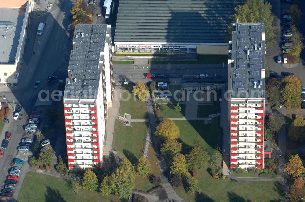 Berlin from above - Blick auf das Wohngebiet mit Mehrfamilienhäuser / Plattenbauten an Wiltbergstraße , Franz-Schmidt-Straße und Groscurtstraße in Berlin-Buch. View of a housing area with blocks of flats in the district Buch.