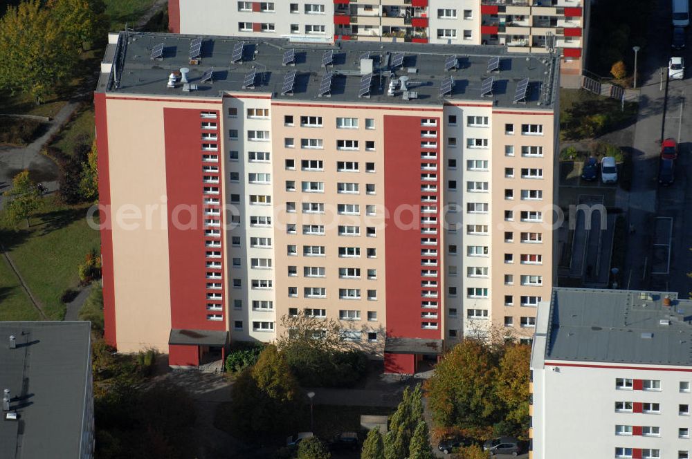 Berlin from the bird's eye view: Blick auf das Wohngebiet mit Mehrfamilienhäuser / Plattenbauten an Wiltbergstraße , Franz-Schmidt-Straße und Groscurtstraße in Berlin-Buch. View of a housing area with blocks of flats in the district Buch.