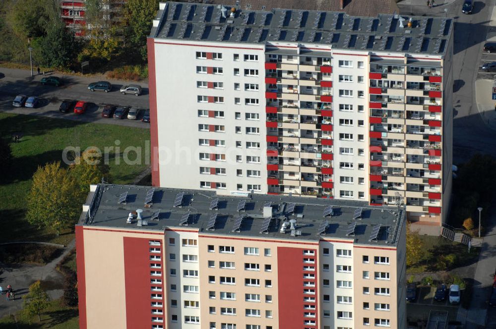 Aerial image Berlin - Blick auf das Wohngebiet mit Mehrfamilienhäuser / Plattenbauten an Wiltbergstraße , Franz-Schmidt-Straße und Groscurtstraße in Berlin-Buch. View of a housing area with blocks of flats in the district Buch.