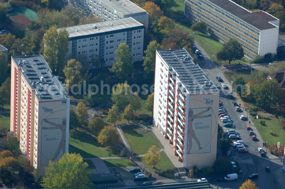 Aerial photograph Berlin - Blick auf das Wohngebiet mit Mehrfamilienhäuser / Plattenbauten an Wiltbergstraße , Franz-Schmidt-Straße und Groscurtstraße in Berlin-Buch. View of a housing area with blocks of flats in the district Buch.