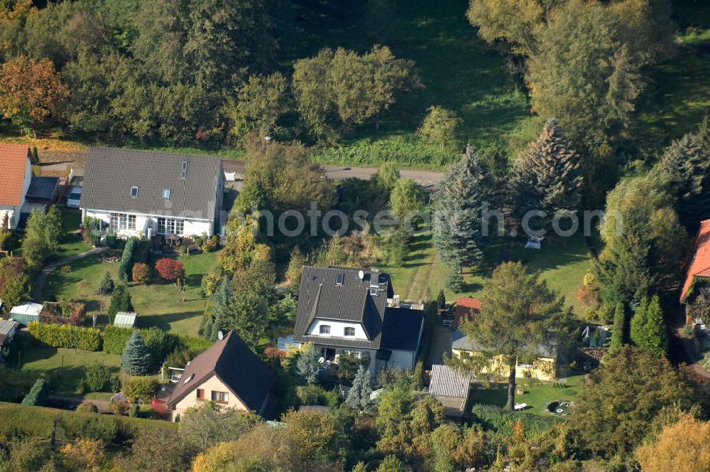 Berlin from above - Blick auf die Mehrfamilienhaus- Wohngebiete südlich der A10 / E55 am Hubertusdamm, Schönerlinder Weg, Teichbergstraße, Roländer Strasse, Am Elsebrocken in Berlin - Karow