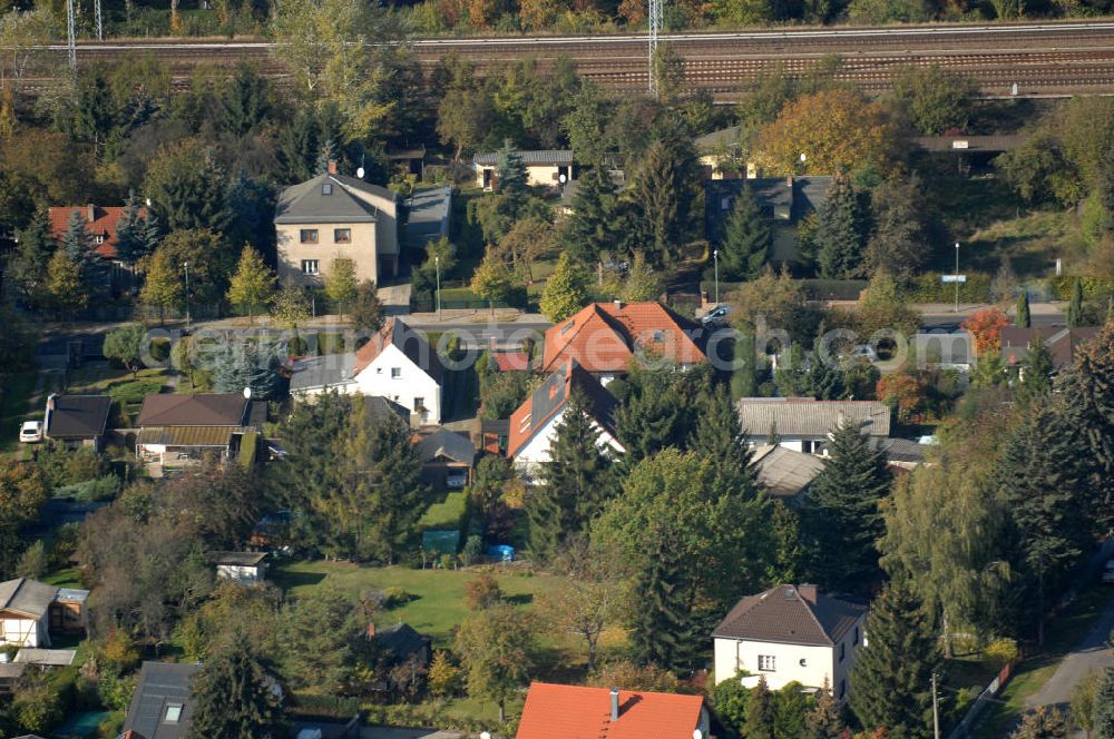 Berlin from above - Blick auf die Mehrfamilienhaus- Wohngebiete südlich der A10 / E55 am Hubertusdamm, Schönerlinder Weg, Teichbergstraße, Roländer Strasse, Am Elsebrocken in Berlin - Karow