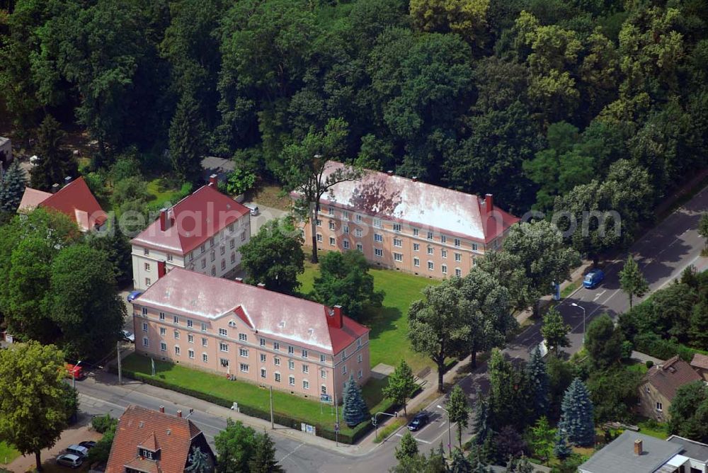 Aerial photograph Dresden - Blick auf die aufwendig sanierten Mehrfamilienhausanlagen an der Reicker Strasse / Cäcilienstrasse in Dresden-Strehlen