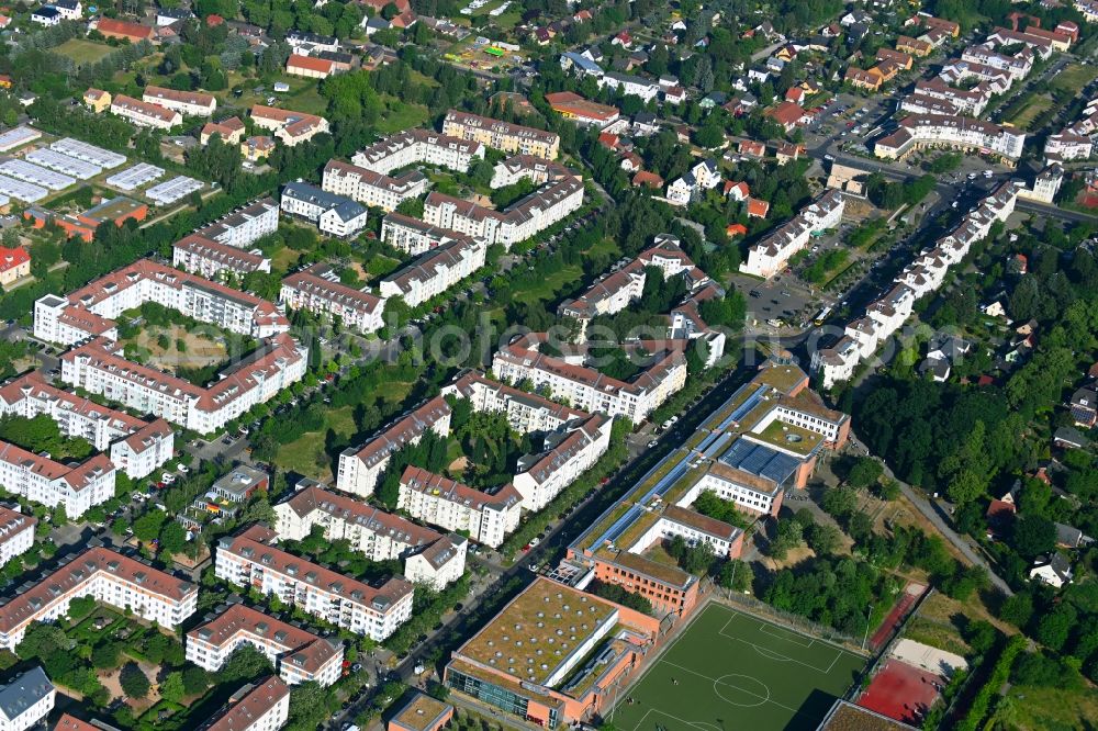 Berlin from the bird's eye view: Residential area of a multi-family house settlement Achillesstrasse - Muenchehagenstrasse in the district Karow in Berlin, Germany