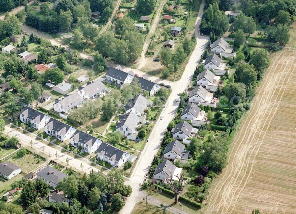 Schildow / Brandenburg from the bird's eye view: Mehrfamilienhaussiedlung im Bereich der Hauptstraße in Schildow / Brandenburg