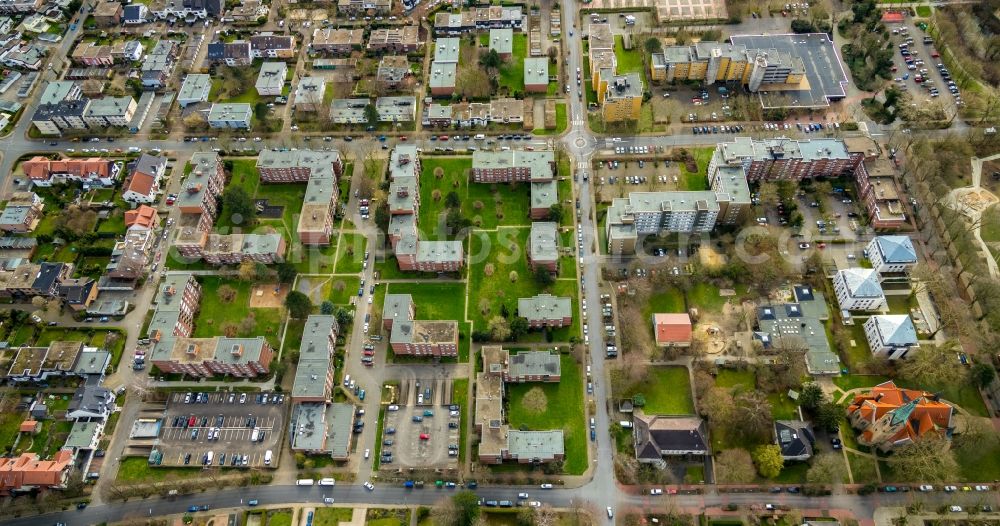 Holzwickede from the bird's eye view: Residential area of a multi-family house settlement Berliner Allee - Hamburger Allee in the district Brackel in Holzwickede in the state North Rhine-Westphalia, Germany