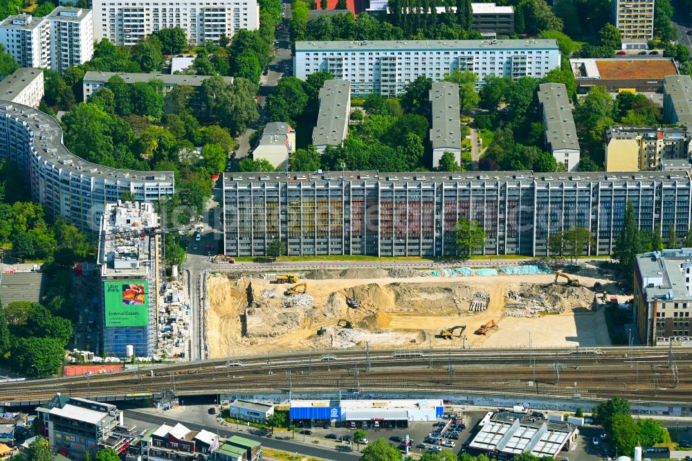 Berlin from the bird's eye view: Residential area LXK Campus of a multi-family house settlement on Andreas-, Krautstrasse and Lange Strasse in the district Friedrichshain in Berlin, Germany