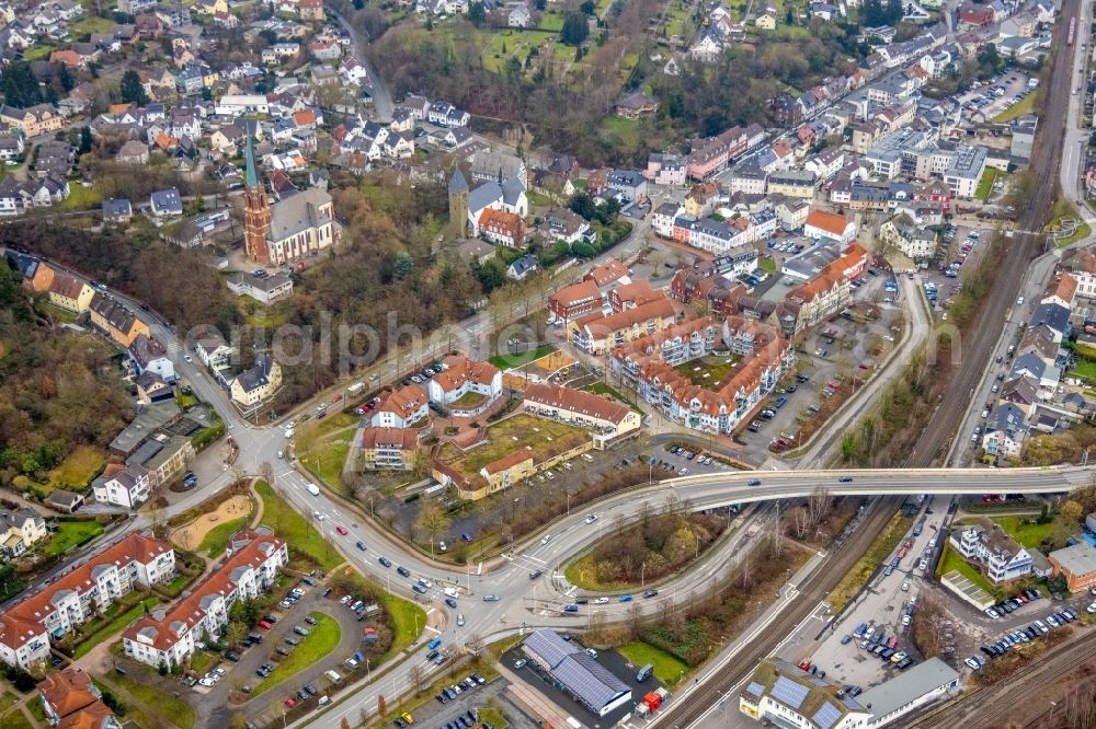 Fröndenberg/Ruhr from the bird's eye view: Residential area of a multi-family house settlement on Bruayplatz - Winschotener Strasse in Froendenberg/Ruhr in the state North Rhine-Westphalia, Germany