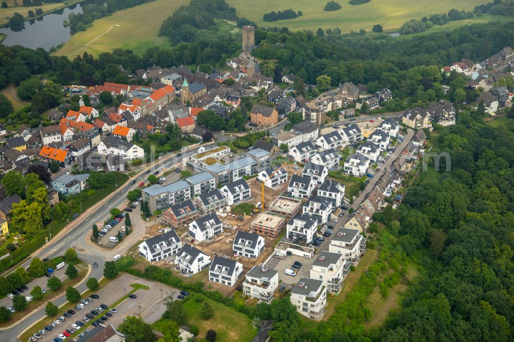 Blankenstein from above - Residential area of a multi-family house settlement Burgviertel on street Seilerweg in Blankenstein at Ruhrgebiet in the state North Rhine-Westphalia, Germany