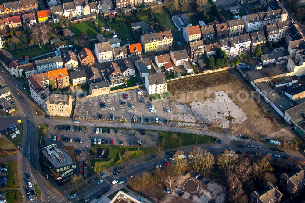 Gelsenkirchen from above - Residential area of a multi-family house settlement on Cramerweg in the district Ueckendorf in Gelsenkirchen at Ruhrgebiet in the state North Rhine-Westphalia, Germany