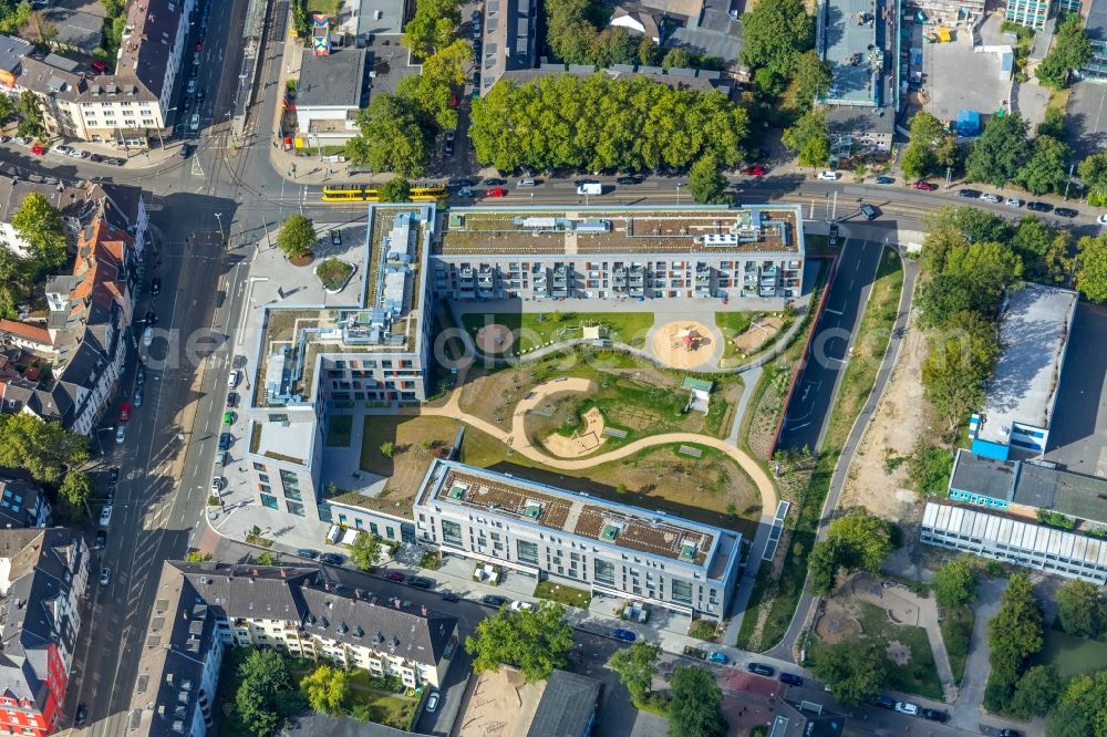 Essen from the bird's eye view: Residential area of a multi-family house settlement Cranachhoefe on Holsterhauser Strasse - Rubensstrasse in Essen in the state North Rhine-Westphalia, Germany