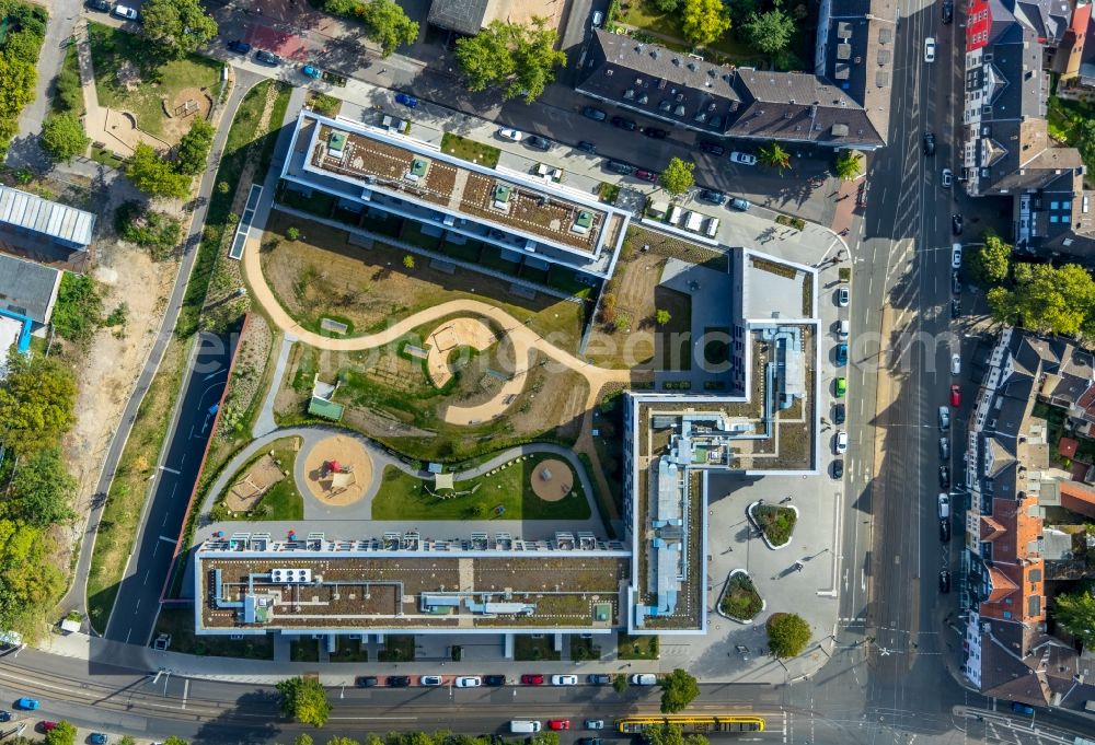 Aerial photograph Essen - Residential area of a multi-family house settlement Cranachhoefe on Holsterhauser Strasse - Rubensstrasse in Essen in the state North Rhine-Westphalia, Germany