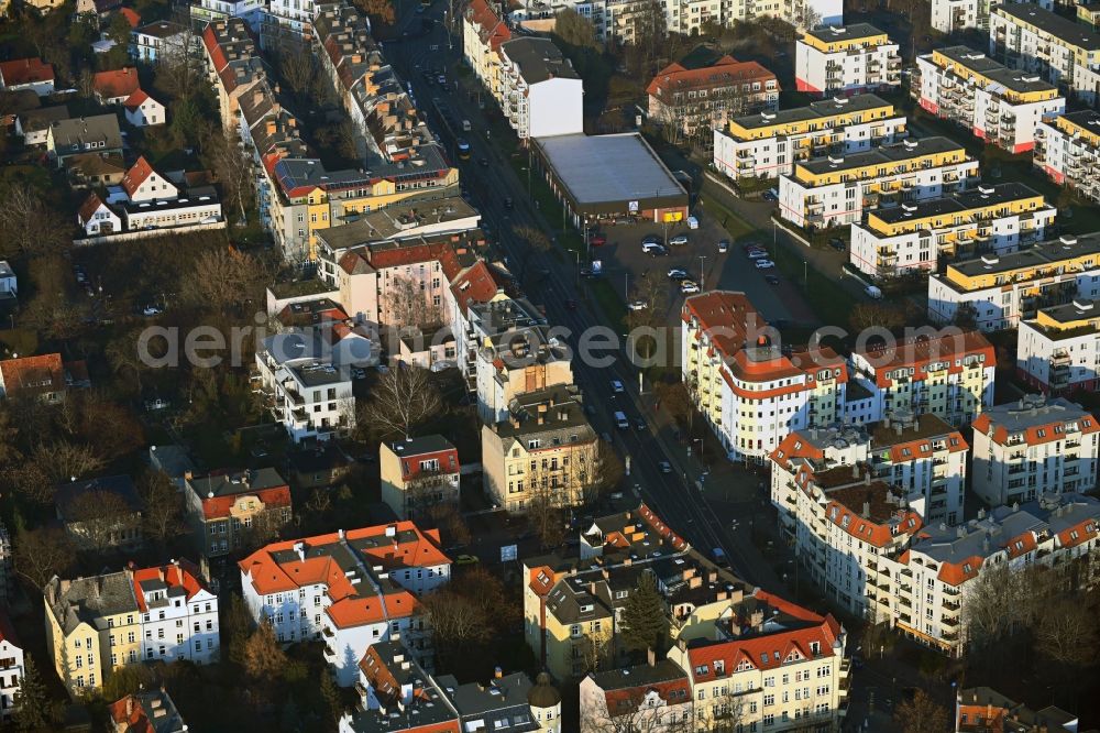 Berlin from above - Residential area of a multi-family house settlement Dietzgenstrasse with Aldi supermarket in the district Niederschoenhausen in Berlin, Germany