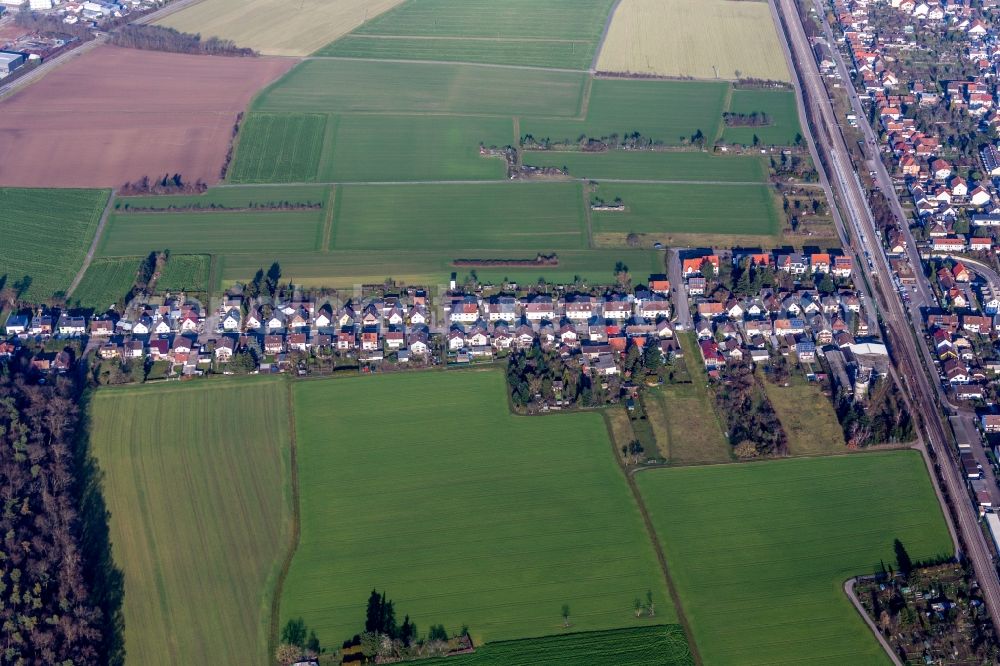 Aerial photograph Stutensee - Residential area of a multi-family house settlement in of Eggensteiner Strasse in Stutensee in the state Baden-Wurttemberg, Germany