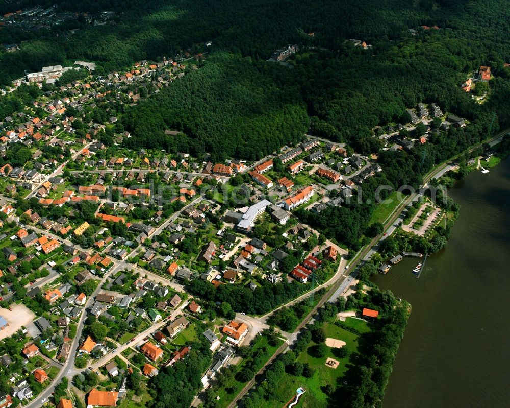 Aerial image Geesthacht - Residential area of a multi-family house settlement in Geesthacht in the state Schleswig-Holstein, Germany