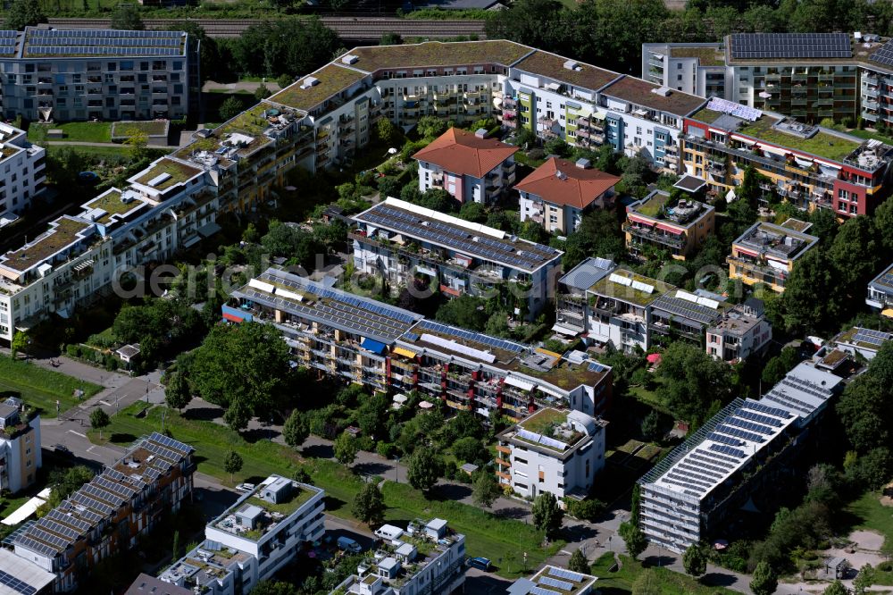 Aerial photograph Freiburg im Breisgau - Residential area of a multi-family house settlement on the Georg-Elser-Strasse in the district Sankt Georgen in Freiburg im Breisgau in the state Baden-Wuerttemberg, Germany