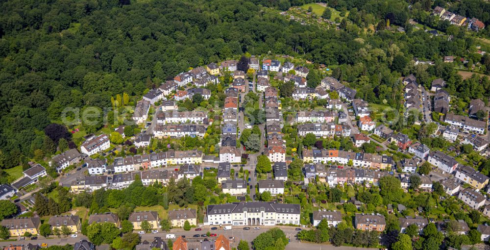 Aerial photograph Essen - Residential area of a multi-family house settlement on Gruenhof - Waldblick in the district Stadtwald in Essen at Ruhrgebiet in the state North Rhine-Westphalia, Germany