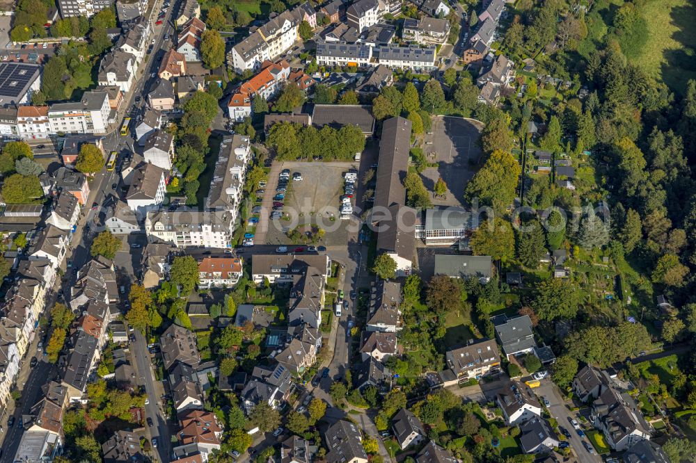 Aerial photograph Essen - Residential area of a multi-family house settlement on Gruenhof - Waldblick in the district Stadtwald in Essen at Ruhrgebiet in the state North Rhine-Westphalia, Germany