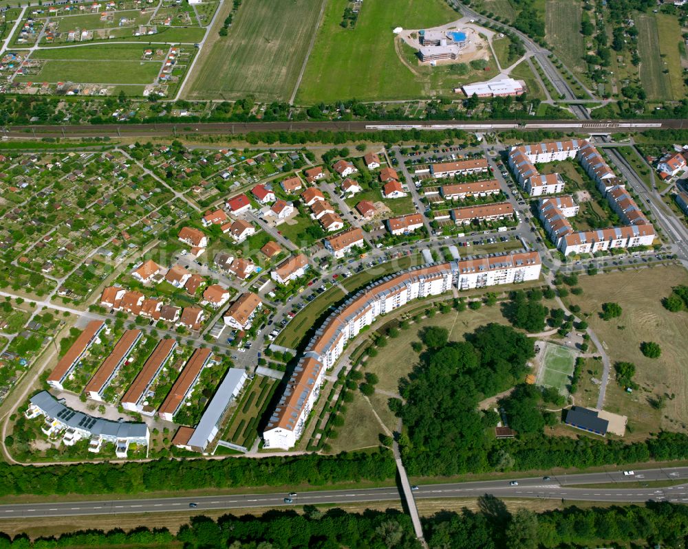 Karlsruhe from the bird's eye view: Residential area of a multi-family house settlement on Hallesche Allee in the district Hagsfeld in Karlsruhe in the state Baden-Wuerttemberg, Germany