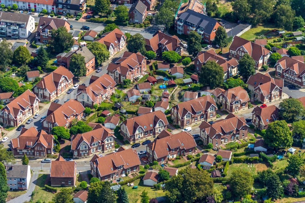 Aerial image Bottrop - Residential area of a multi-family house settlement Kellermannstrasse - Wortmannstrasse - Hardenbergstrasse in Bottrop in the state North Rhine-Westphalia, Germany