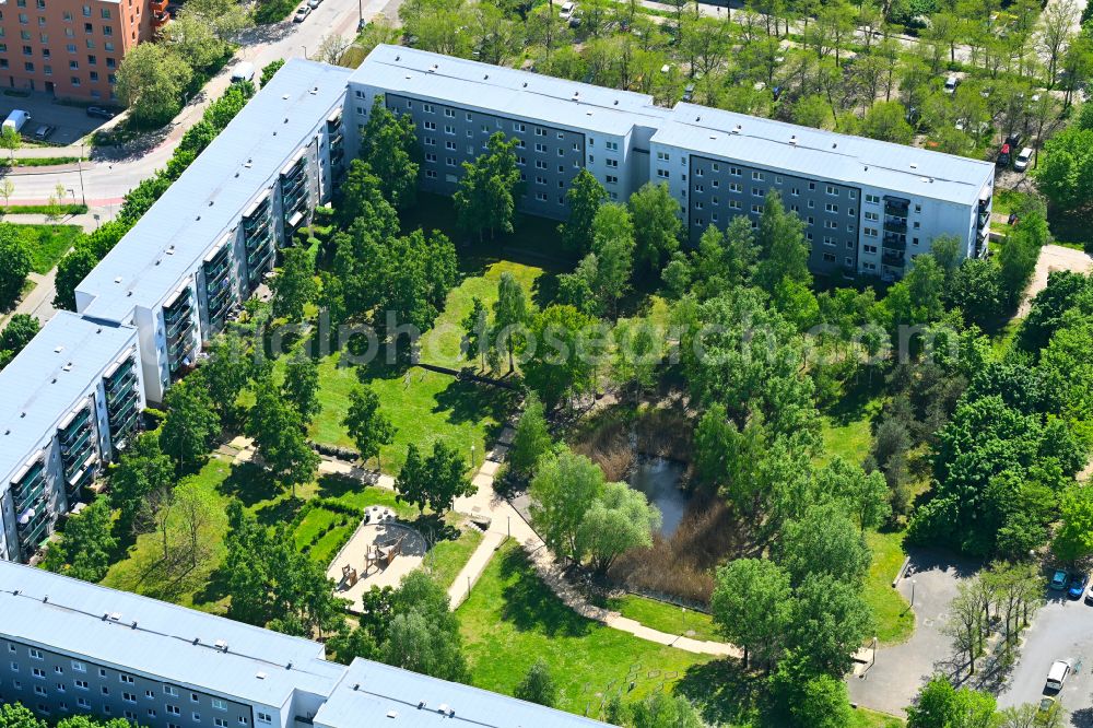 Berlin from above - Residential area of a multi-family house settlement on Kyritzer Strasse - Fercher Strasse - Gothaer Strasse in the district Hellersdorf in Berlin, Germany