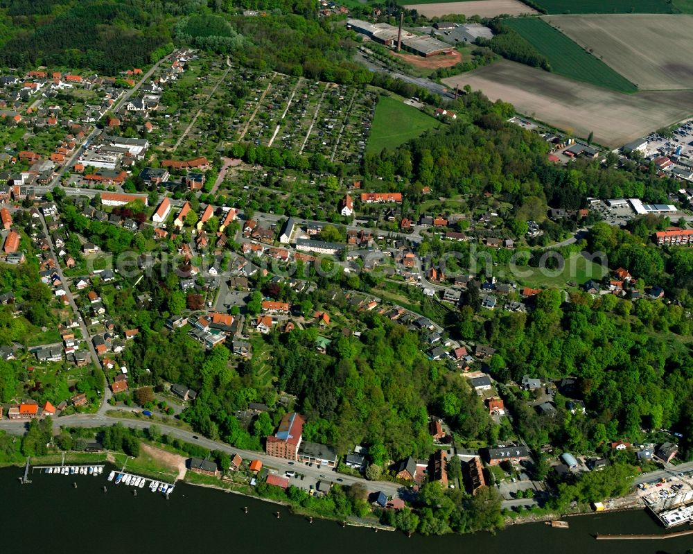 Aerial photograph Lauenburg/Elbe - Residential area of a multi-family house settlement in Lauenburg/Elbe in the state Schleswig-Holstein, Germany