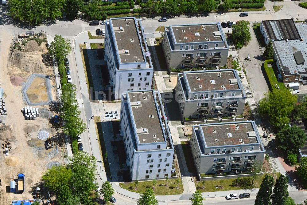 Berlin from the bird's eye view: Residential site with multi-family housing development- on the Havellaender Ring corner Zossener Strasse in the district Hellersdorf in Berlin, Germany