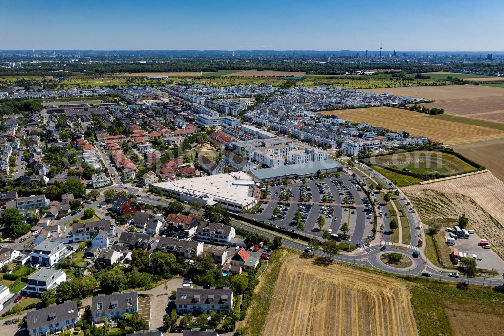 Aerial image Köln - Residential area of a multi-family house settlement on street Adrian-Meller-Strasse in the district Widdersdorf in Cologne in the state North Rhine-Westphalia, Germany