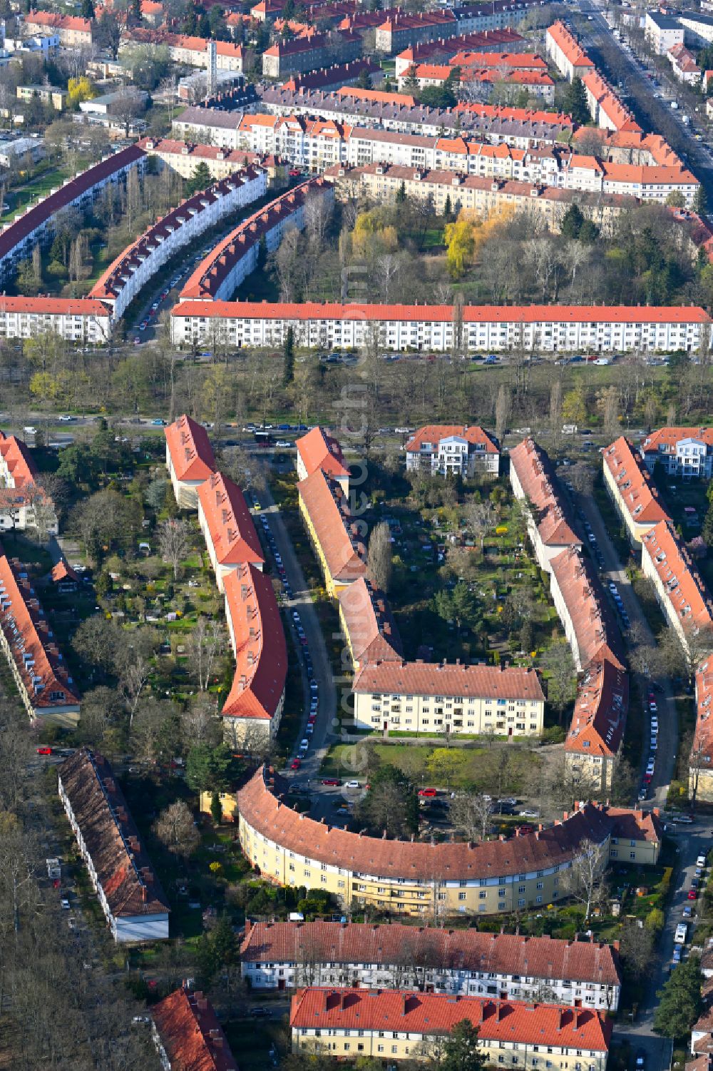 Aerial photograph Berlin - Residential area of a multi-family house settlement on street Jansenstrasse in the district Wittenau in Berlin, Germany