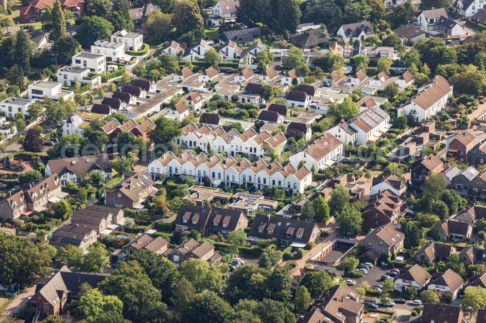 Osterath from the bird's eye view: Residential area of an apartment building settlement on Brueggener Weg in Osterath in the federal state of North Rhine-Westphalia, Germany