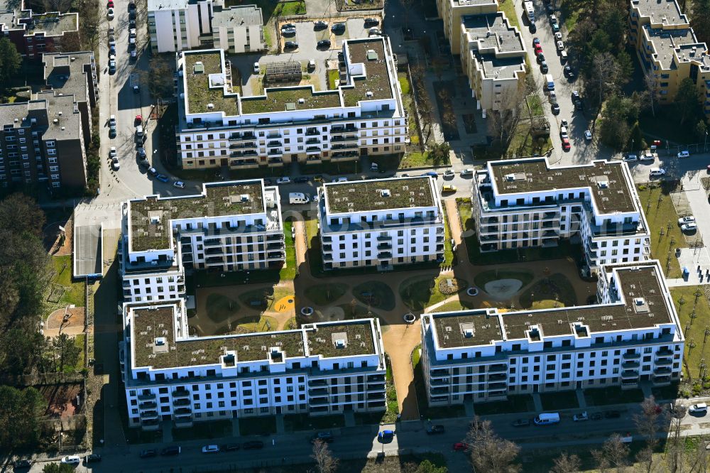 Aerial photograph Berlin - Residential area of a multi-family house settlement on Rue Montesquieu in the district Wittenau in Berlin, Germany