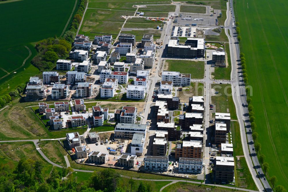 Wolfsburg from above - Apartment building new building on Nordsteimker Strasse Steimker Gardens - Three Gardens - Blue Garden, Magnolia Garden, in the district of Hellwinkel in Wolfsburg in the state Lower Saxony, Germany