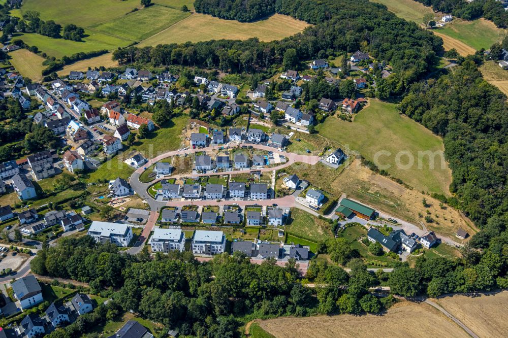 Sprockhövel from the bird's eye view: Residential area of a multi-family house settlement on Strasse Am alten Bahndamm in Sprockhoevel in the state North Rhine-Westphalia, Germany