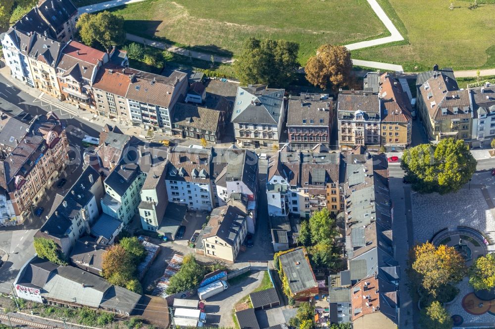 Aerial photograph Hagen - Residential area of a multi-family house settlement on Wehringhauser Strasse in Hagen in the state North Rhine-Westphalia, Germany