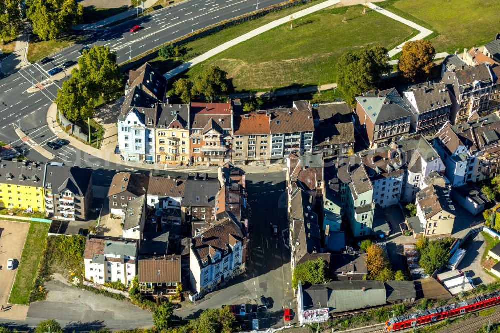 Hagen from the bird's eye view: Residential area of a multi-family house settlement on Wehringhauser Strasse in Hagen in the state North Rhine-Westphalia, Germany