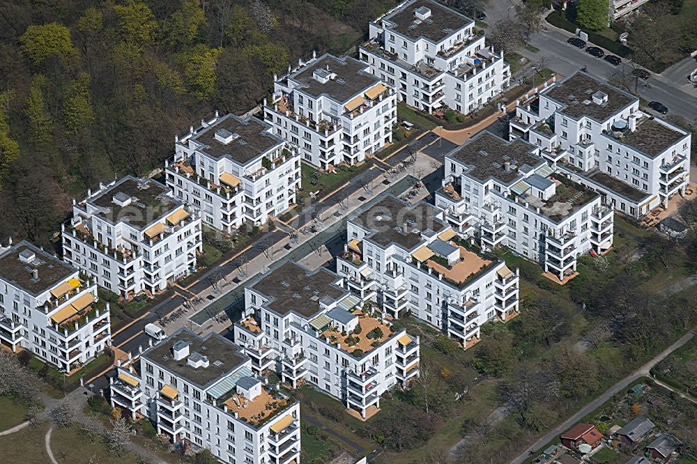 Aerial photograph München - Residential area of a multi-family house settlement on Winzererstrasse in the district Neuhausen-Nymphenburg in Munich in the state Bavaria, Germany