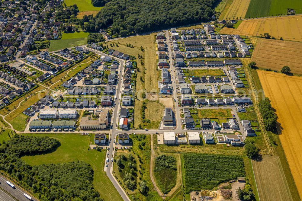 Brechten from the bird's eye view: Residential area of a multi-family house settlement on Wittichstrasse in Brechten in the state North Rhine-Westphalia, Germany