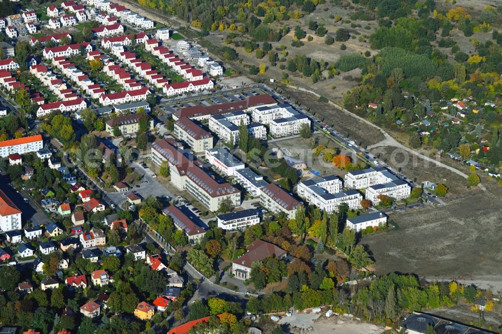 Aerial image Berlin - Residential area of a multi-family house settlement Zwieseler Strasse - Zachenberger Strasse - Regener Strasse in the district Karlshorst in Berlin, Germany