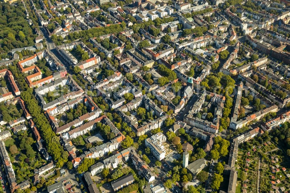 Dortmund from the bird's eye view: Residential area of a multi-family house settlement on Lindemannstrasse in Dortmund in the state North Rhine-Westphalia, Germany