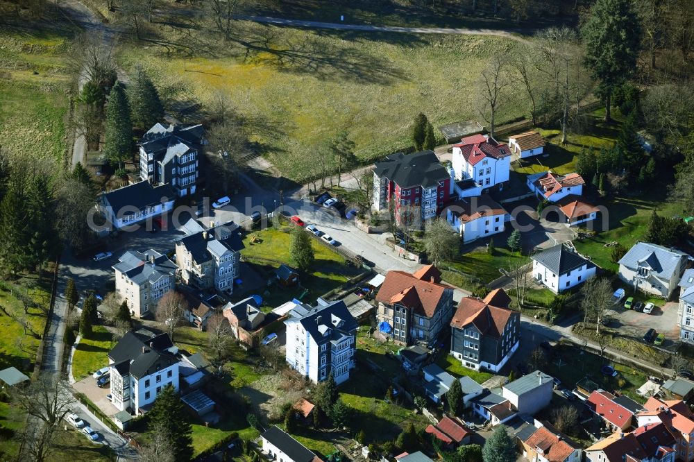 Aerial photograph Friedrichroda - Apartment buildings along the Finsterberger Weg on the southern beach of Friedrichroda in the state Thuringia, Germany